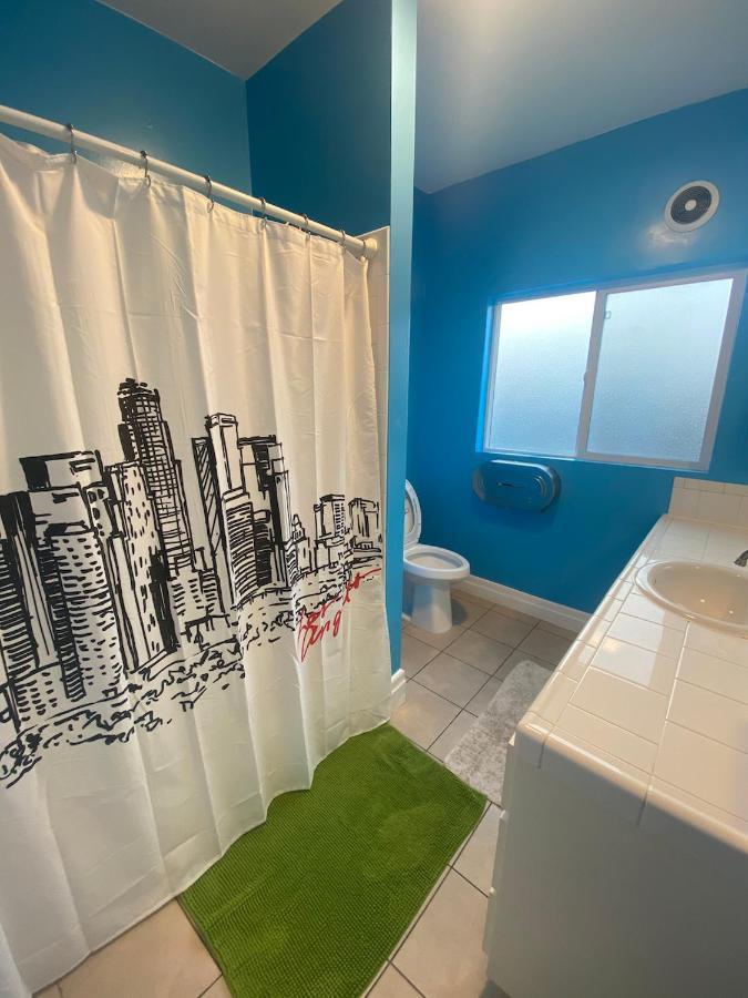 Private Large La Bedroom W Private Half-Bathroom - Ac - Wifi - Private Fridge Near Usc - Exposition Park - Usc Memorial Coliseum - Banc Of California Stadium - Downtown Los Angeles Dtla - University Of Southern California Usc! Extérieur photo